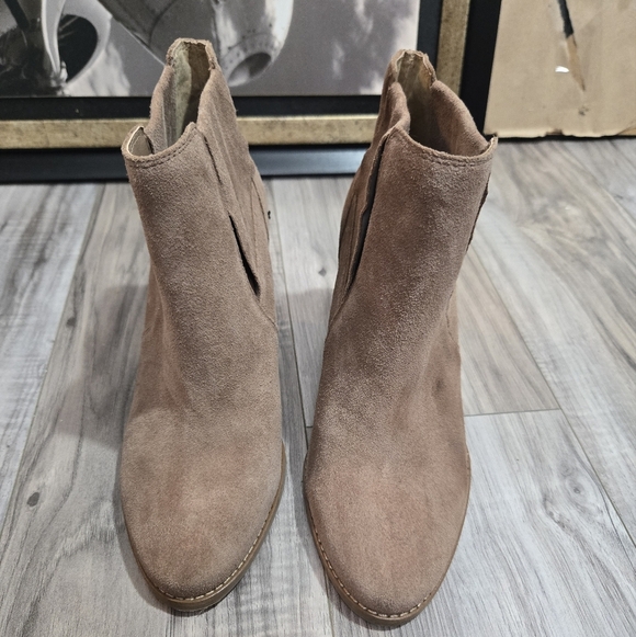 Women's NEW Jessica Simpson Ciandra Wedge Ankle Boots Booties Shoes Size 7.5 Tan - Picture 11 of 15